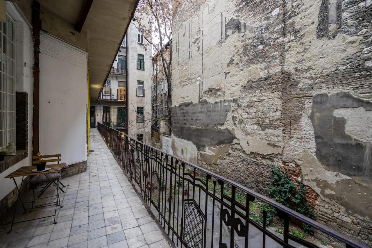 Bpr Calypso Home With A/C Budapest Esterno foto